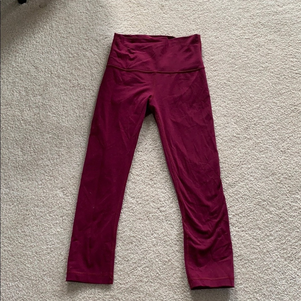 Lululemon Wunder Under Crops- size 4- Luon